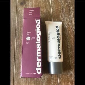 Dermatologica Sheer Tint SPF 20 “light”.